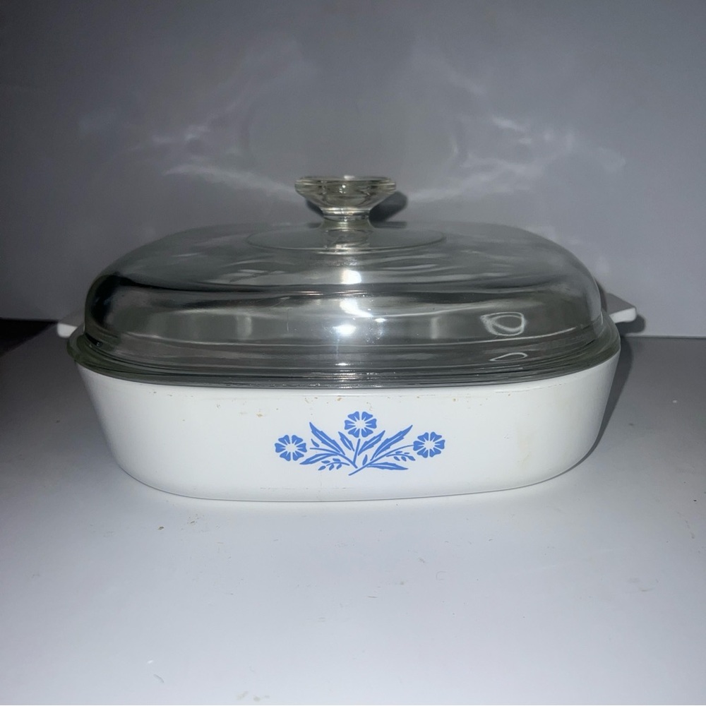 CORNING WARE - BLUE CORNFLOWER - P-16-B  11" CASSEROLE DISH & PYREX DOME LID